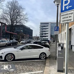3 Neben Warschauer Platz Und Spree , Berlin Deutschland